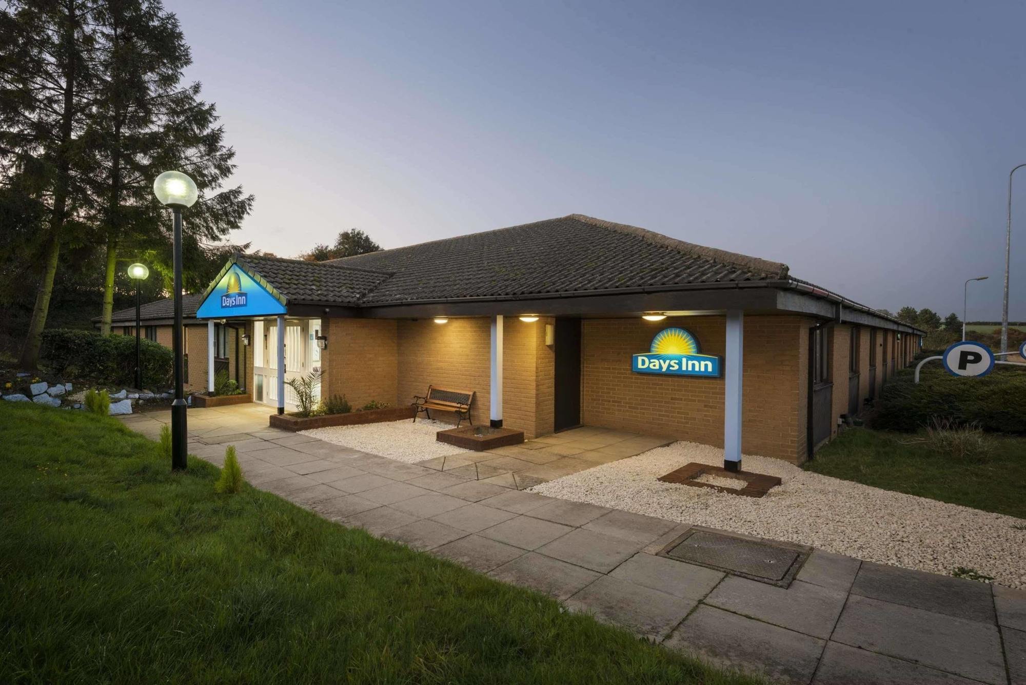 Days Inn Sutton Scotney North Exterior foto